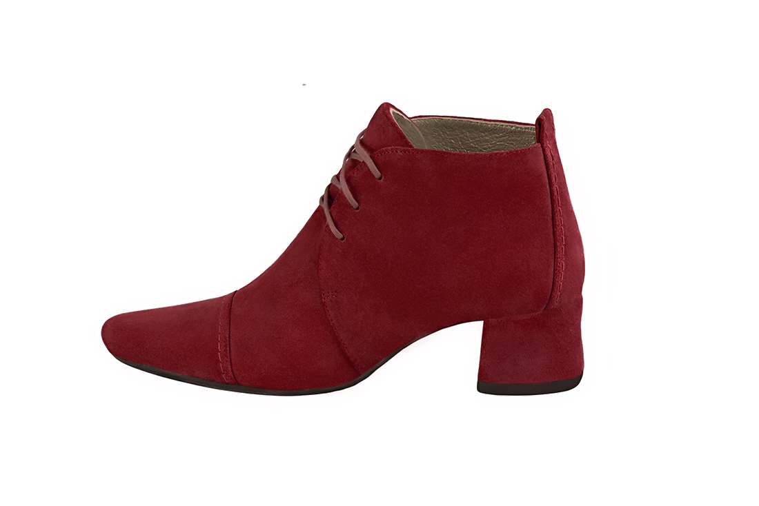 Burgundy red women's ankle boots with laces at the front. Round toe. Low flare heels. Profile view - Florence KOOIJMAN